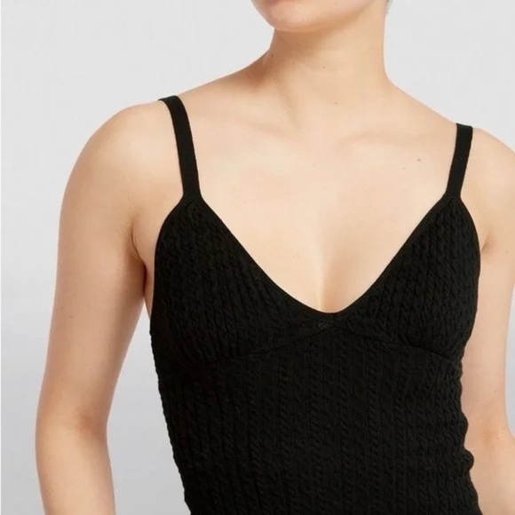 NEW Alice + Olivia Kenna Cable Knit Cropped Tank Crochet Black Sweetheart Neck L - Picture 9 of 11